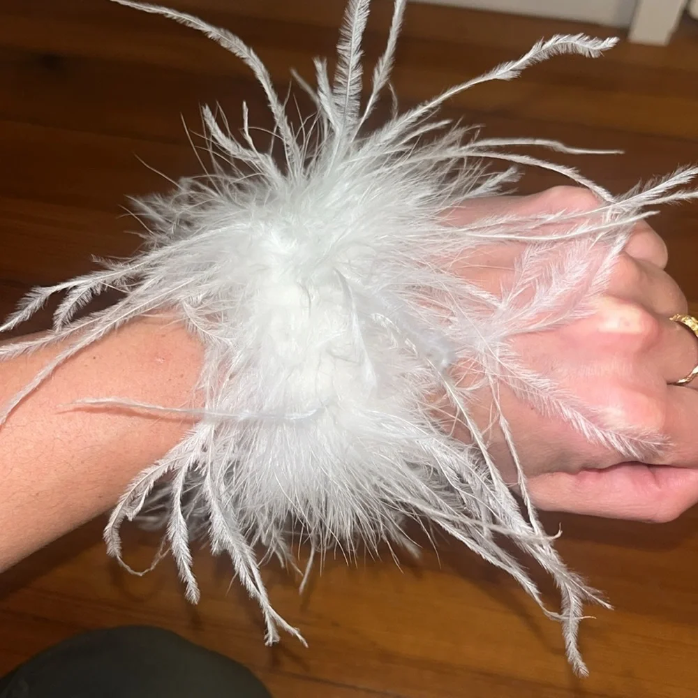 Ostrich feather cuffs - Picture 3 of 3